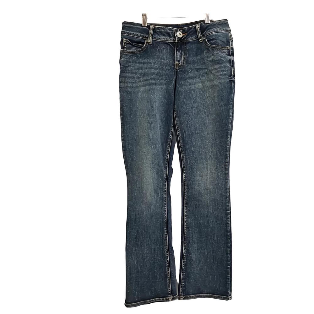 Maurices whiskers faded sz 1/2 Short low rise jeans